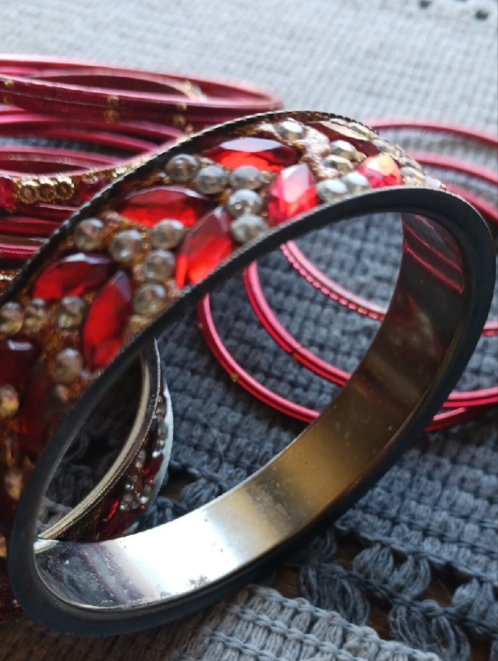 Red Gold-Accent Women's Bangle Set
